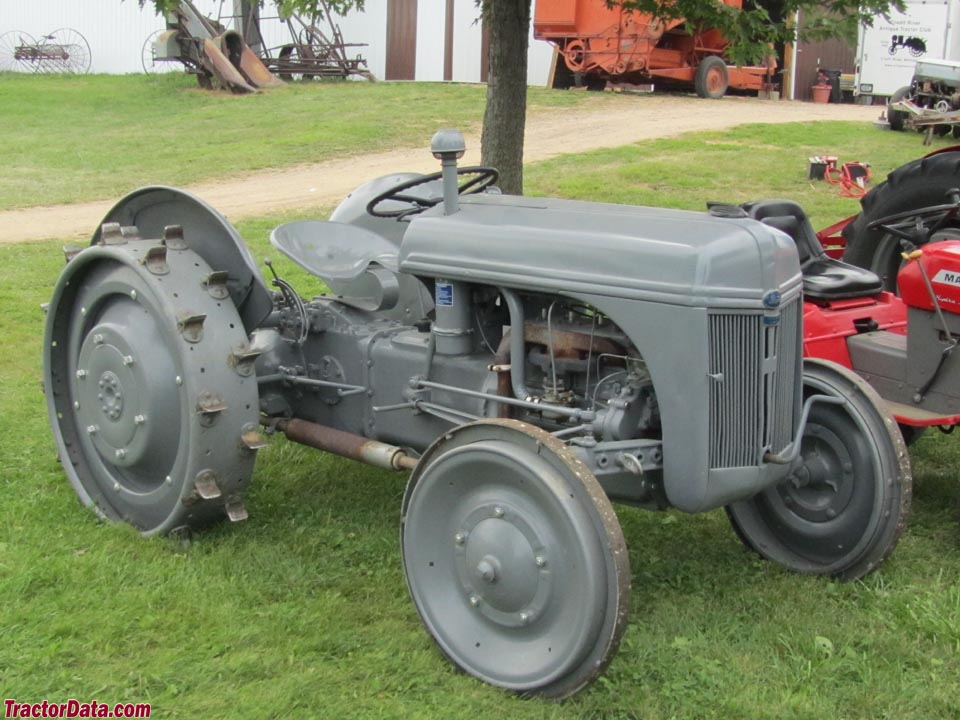 Ford 2N with steel wheels. (2 images)