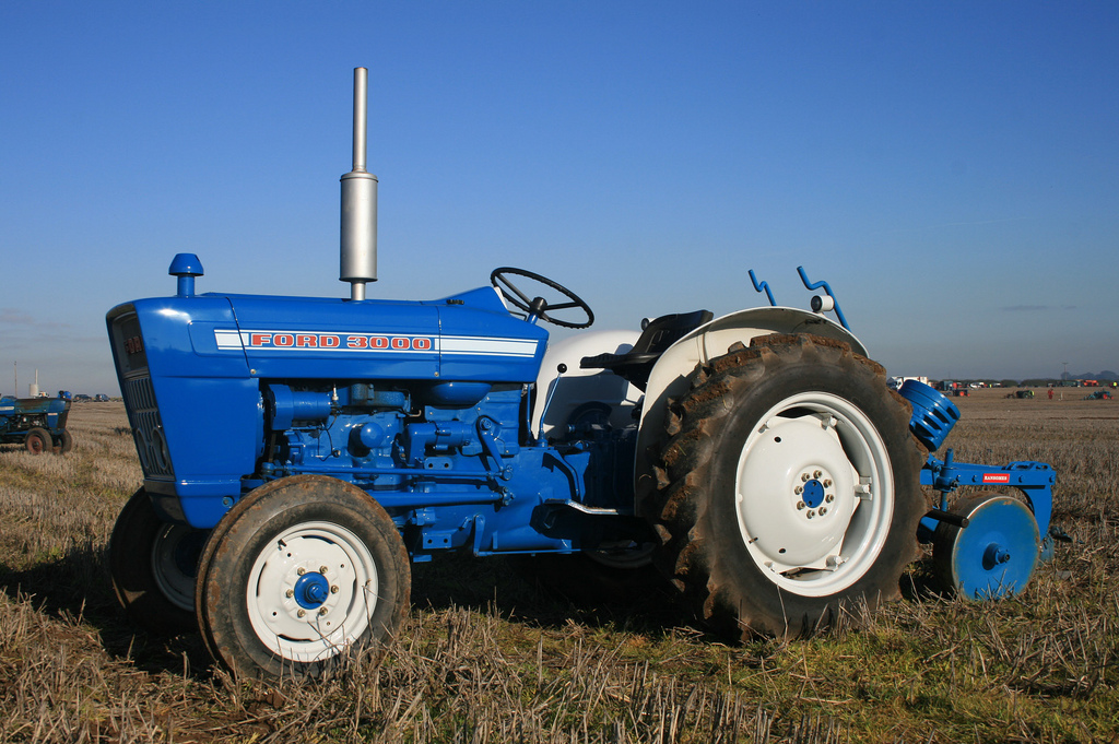 Ford 3000 Tractor Images & Pictures - Becuo