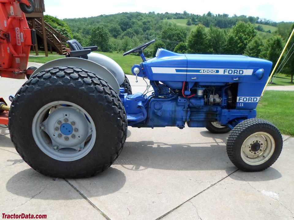 Ford 4000 LCG (low-center of gravity). (3 images) Photos courtesy of ...