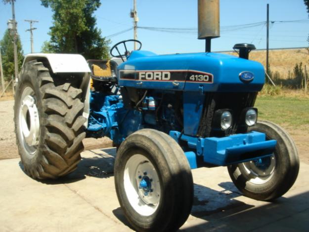 Ford 4130 Tractor. MotoBurg