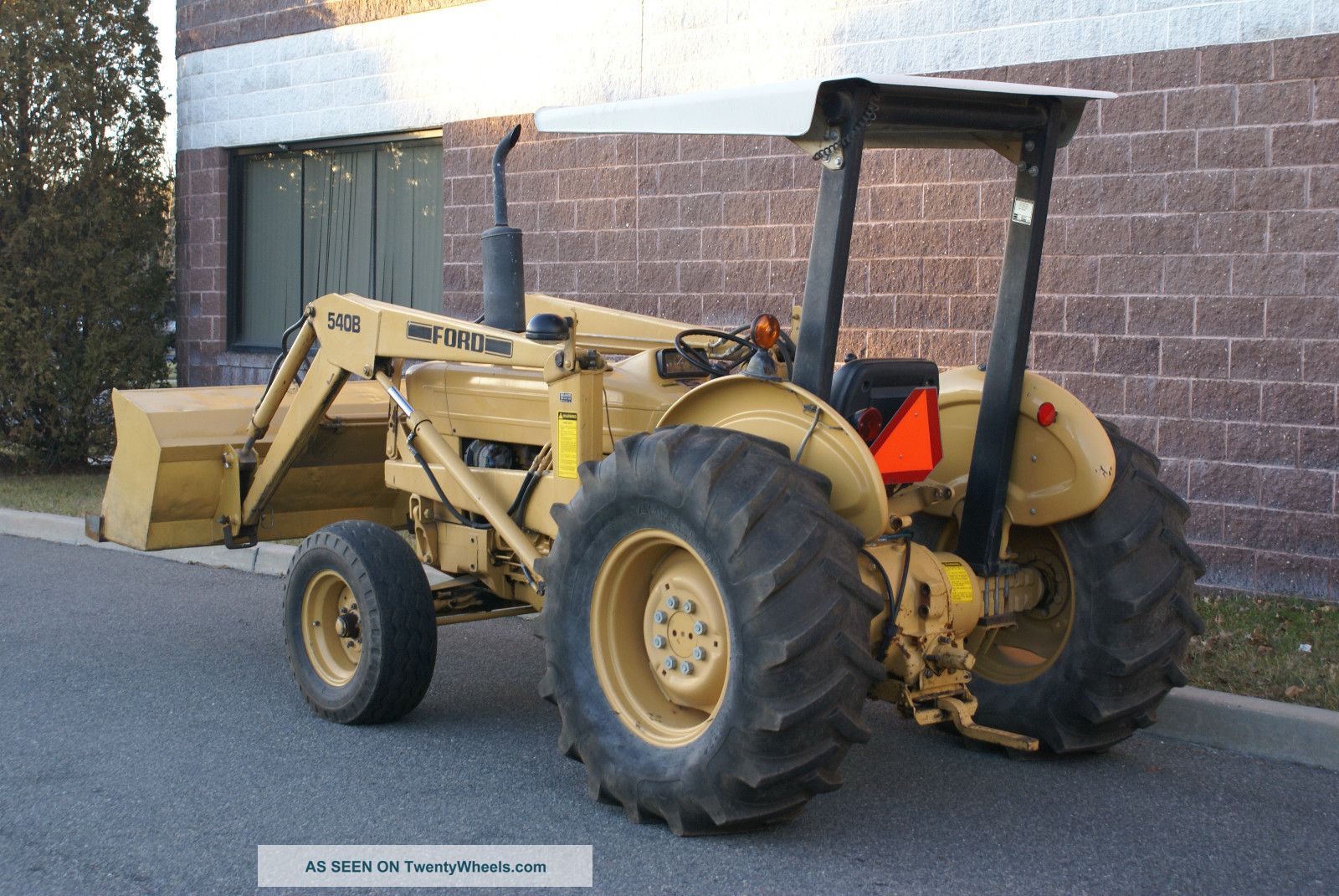 Ford 540b Loader Tractors photo 2
