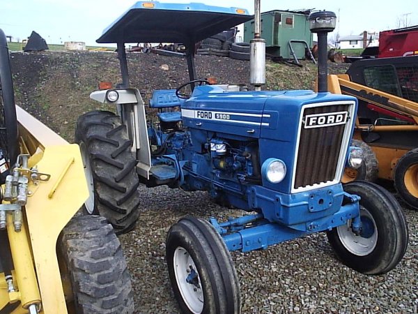 54: NICE FORD 5900 FARM TRACTOR 1700 ORINGINAL HRS : Lot 54