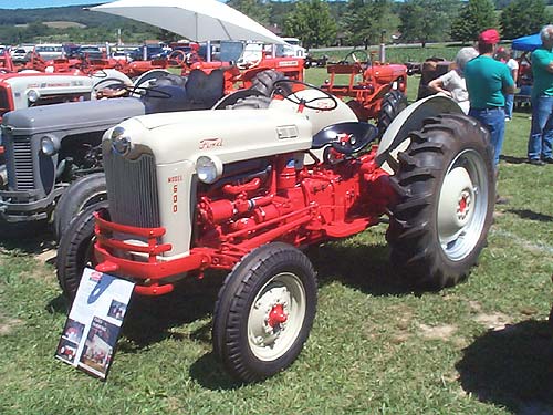 Ford 640 Tractor http://www.tntwebdevelopment.com/tff/pictures.htm