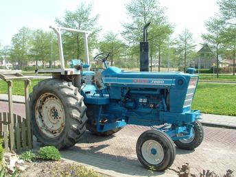 Ford 7200 6 Cyl. - TractorShed.com