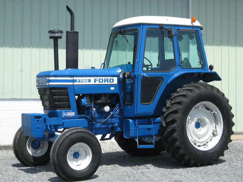 ford-7700-tractor.jpg