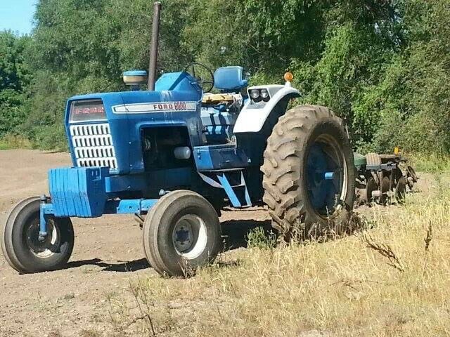 FORD 8000.105hp tractor that was introduced in 1968.