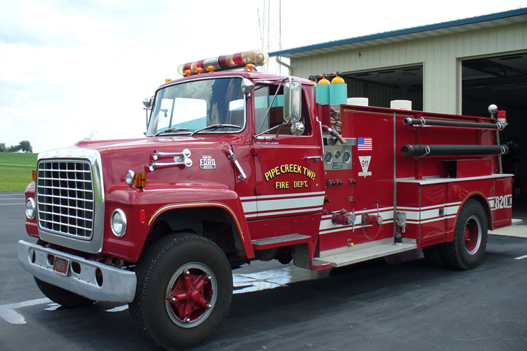 Ford F-820 Fire Truck: Photo gallery, complete information about model ...