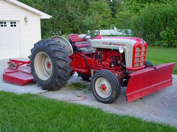 1960 Ford 841 Antique Tractor