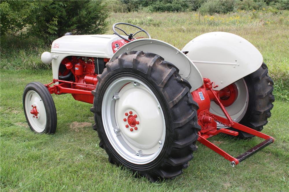1948 FORD 8N TRACTOR - Rear 3/4 - 93515