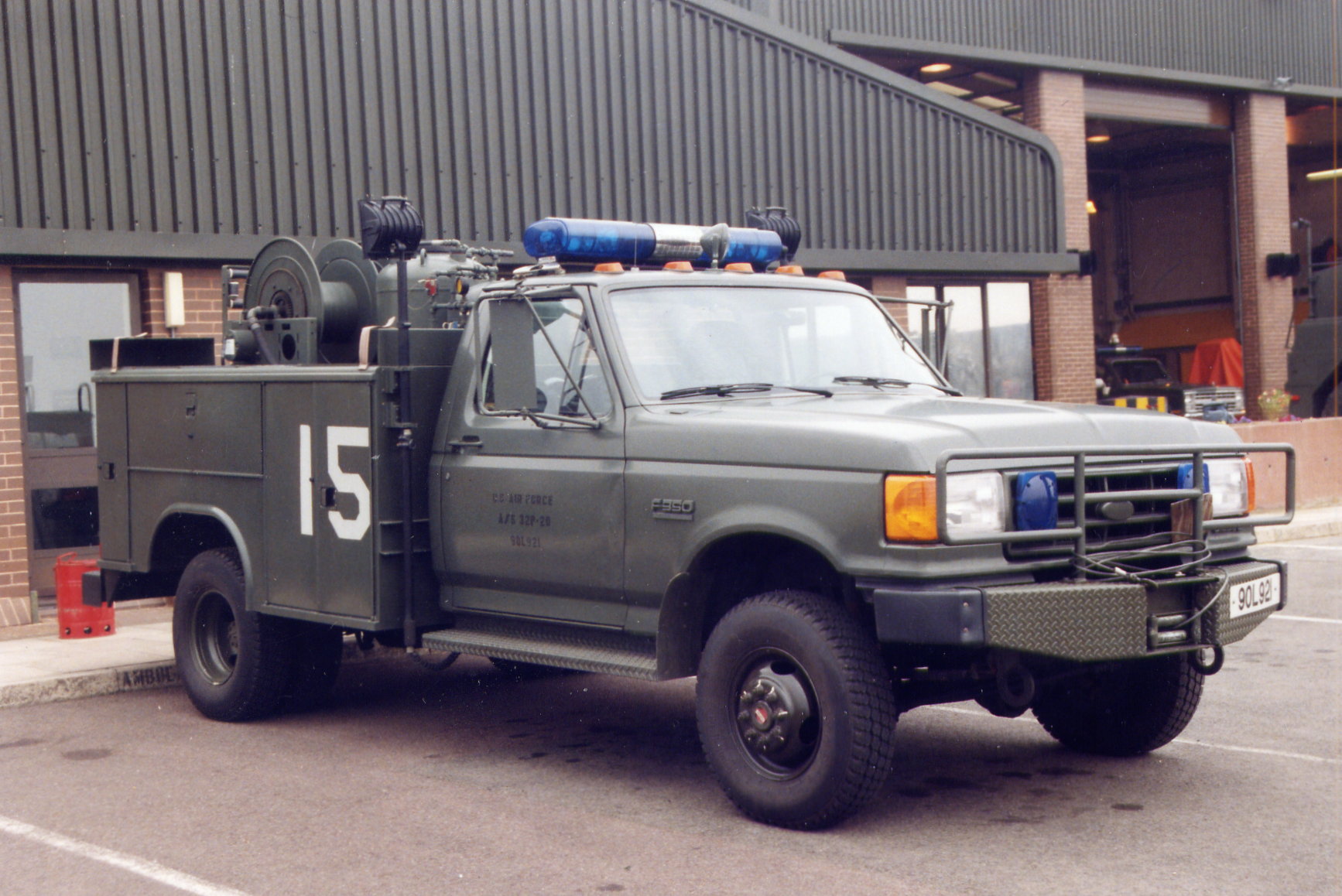 Ford F-950 4x4 Fire Tender (90L-921)