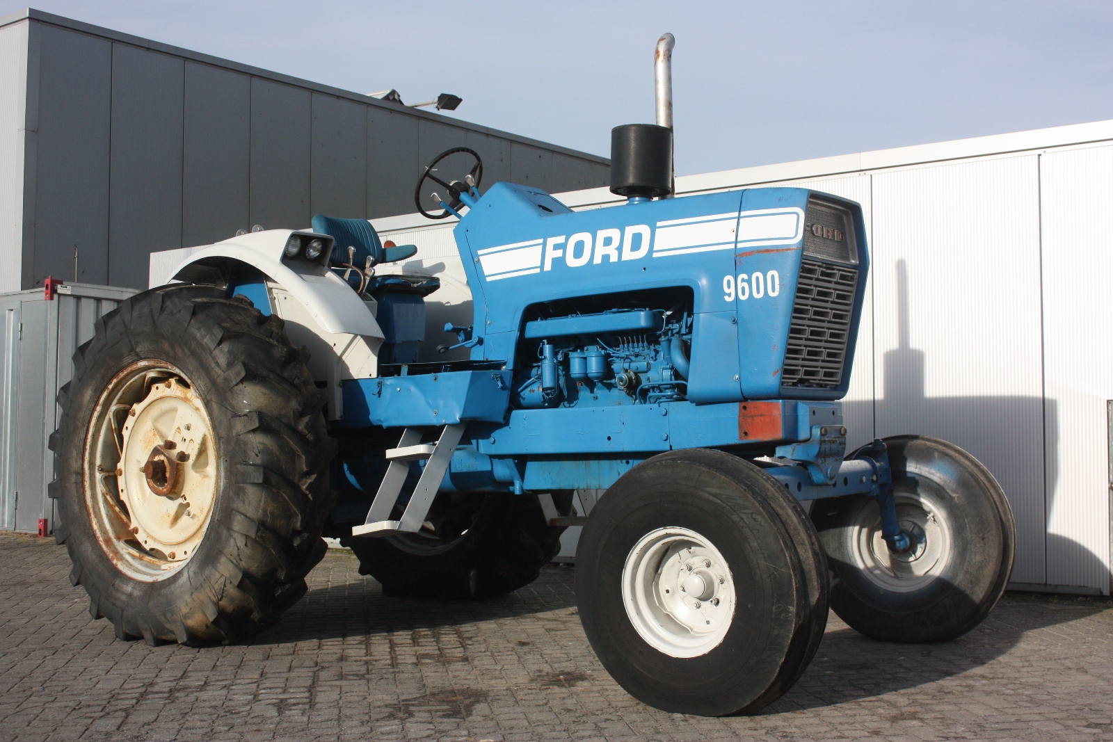 Ford 9600 Specs Ford 9600 Tractor Photos Ford 9600 Pictures to pin on ...