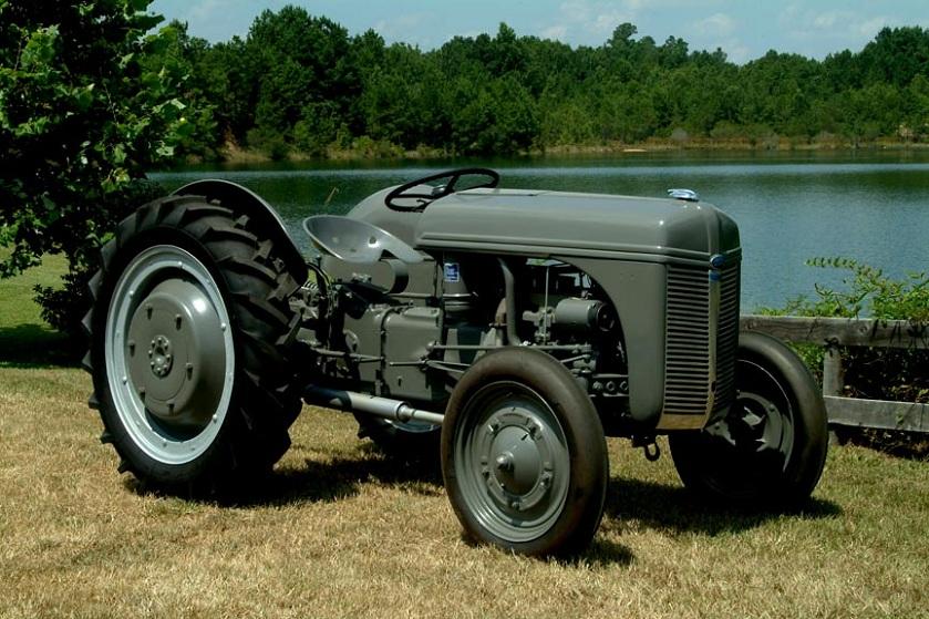 1939 Ford 9N Tractor - Pixdaus