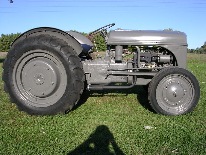 1941 Ford 9N. This tractor had been sitting under a pine tree and not ...