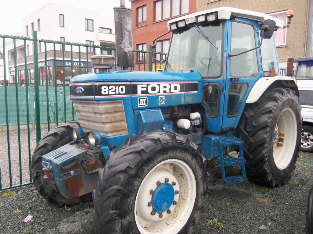 Ford / New Holland 8210 III - Vuosimalli: 1991 - Traktorit - ID ...