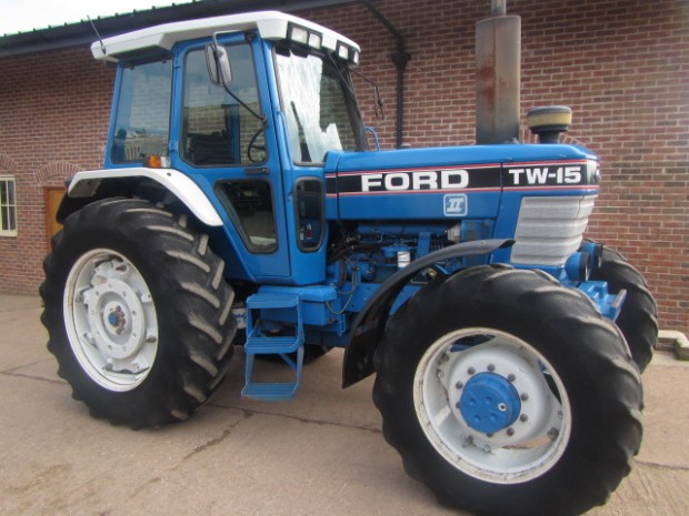 Ford TW15, 1989, 4,354 hrs | Parris Tractors Ltd