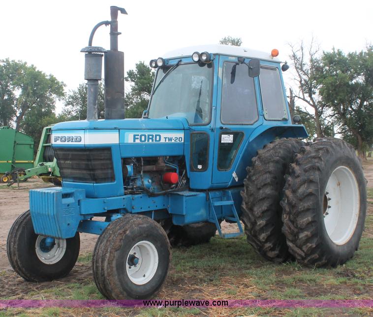 I8061.JPG - Ford TW20 tractor, 1,386 hours on meter, Ford 6 6L six ...