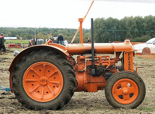 Fordson N 1939 | An orange Fordson N built about 1939 ...