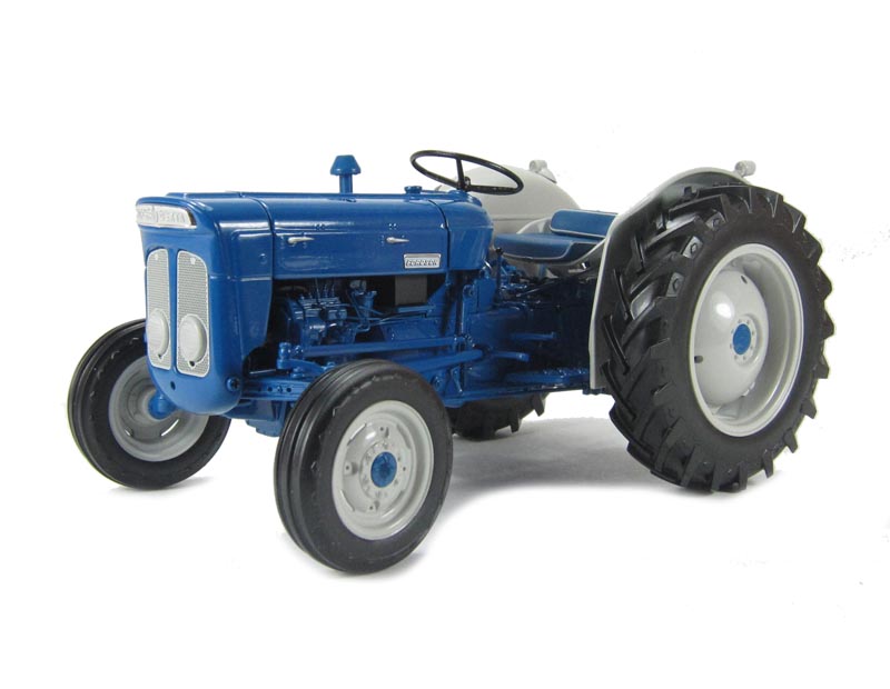 Universal Hobbies J2900 Fordson Super Dexta New Performance Tractor ...