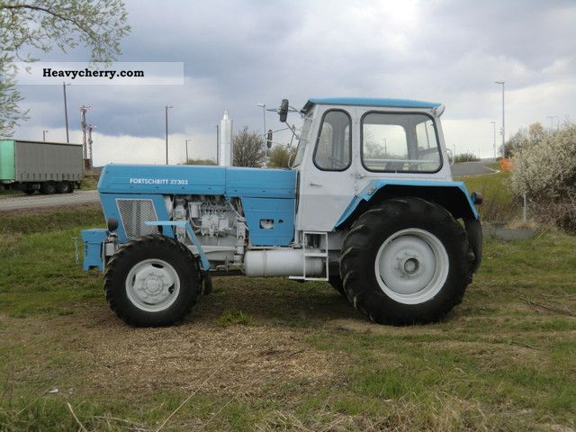 1979 Fortschritt ZT 303 Agricultural vehicle Tractor photo 1