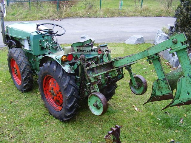 Holder AM2 1967 Agricultural Tractor Photo and Specs