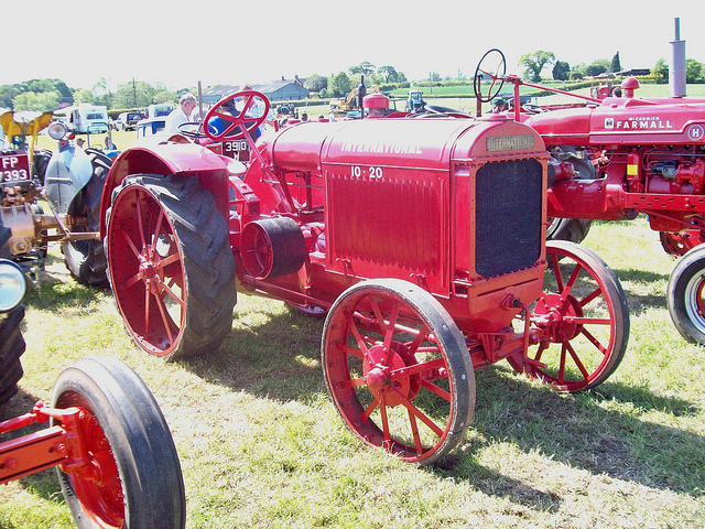 78 International Harvester 10-20 Tractor (1919-on) - a photo on ...
