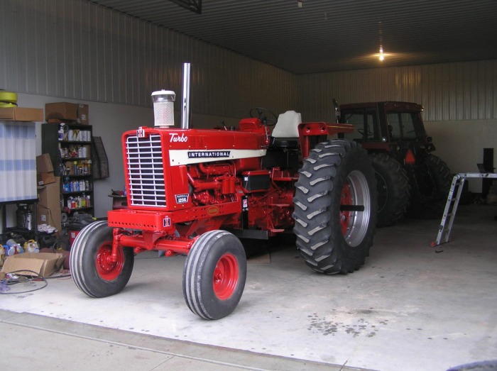IH 1256 - Farm Stock Tractor - Deere Season