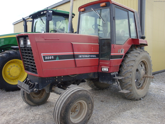 1984 International Harvester 3288 Tractors - Row Crop (+100hp) - John ...