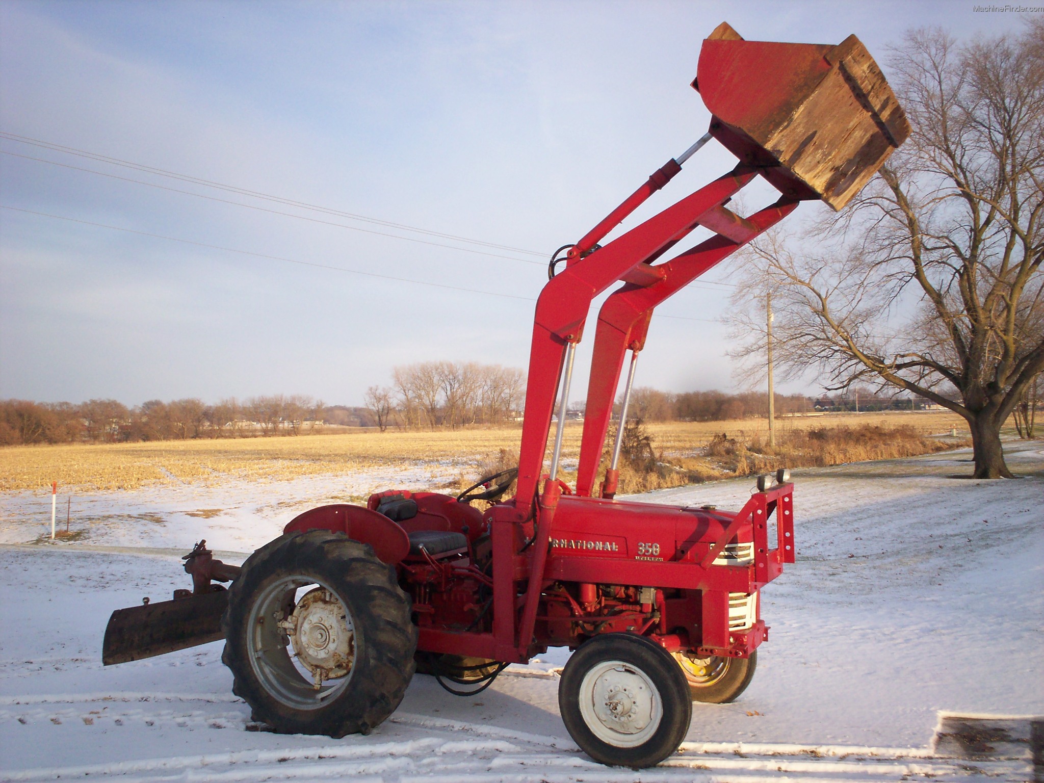 International Harvester 350 Tractors - Utility (40-100hp) - John Deere ...