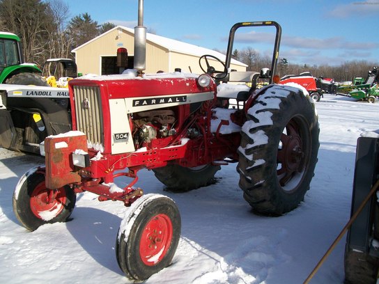 1111 International Harvester 504 Tractors - Utility (40-100hp) - John ...