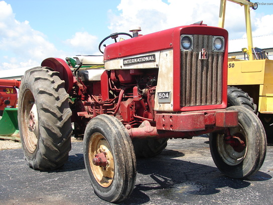 International Harvester 504 Tractors - Utility (40-100hp) - John Deere ...