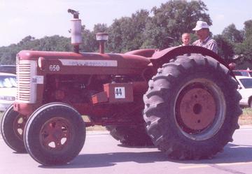 1958 International Harvester 650 Gas Antique Tractor