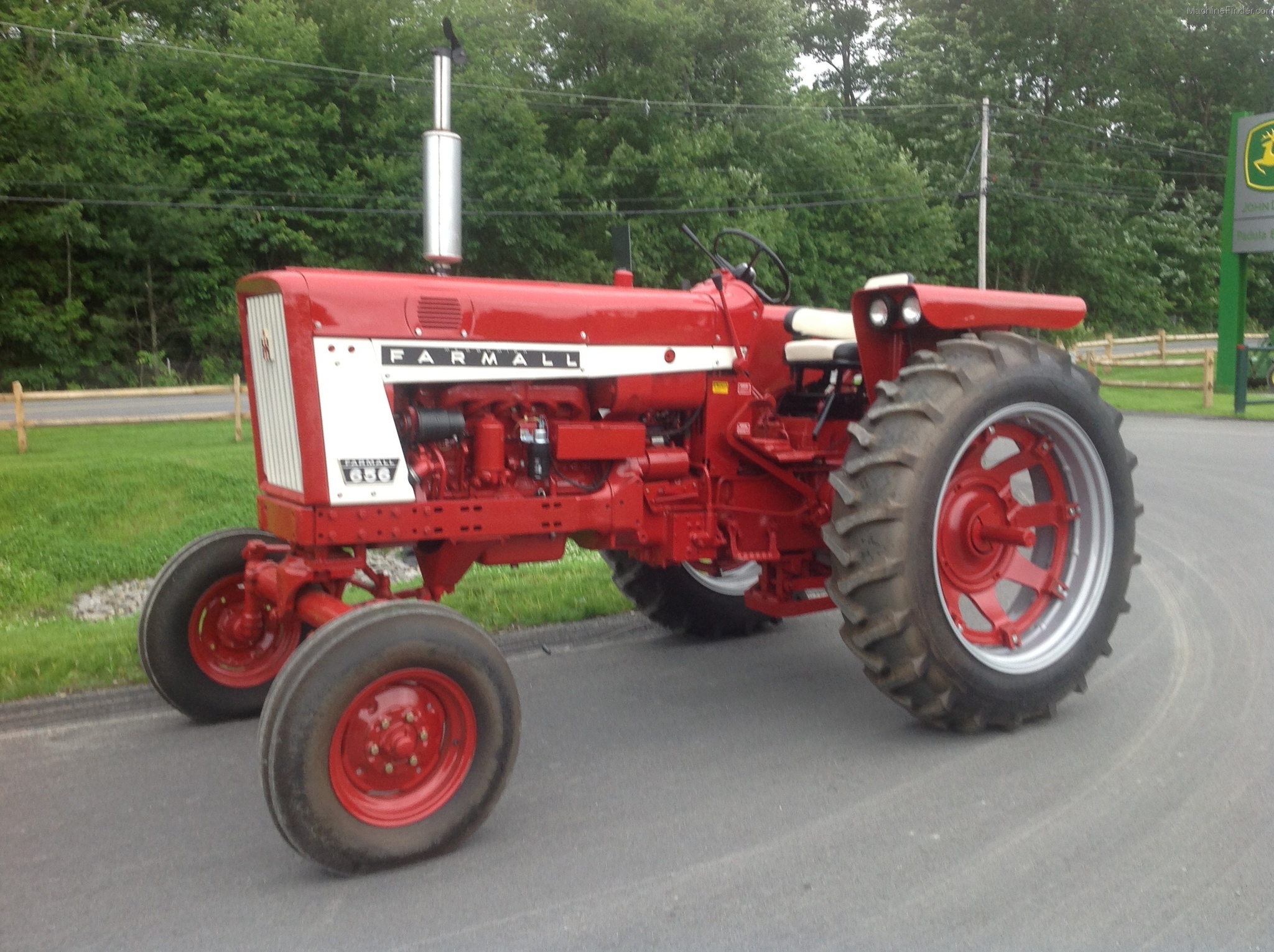 International Harvester 656 Tractors - Utility (40-100hp) - John Deere ...
