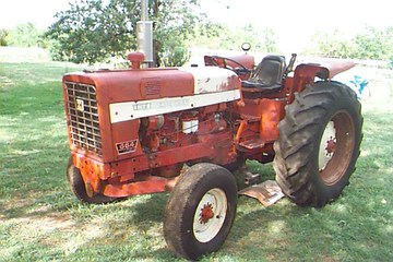 International Harvester 664 - TractorShed.com
