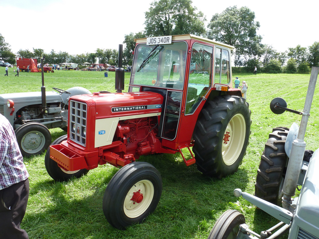 International Harvester 674 tractor | Restored 674 Internati ...