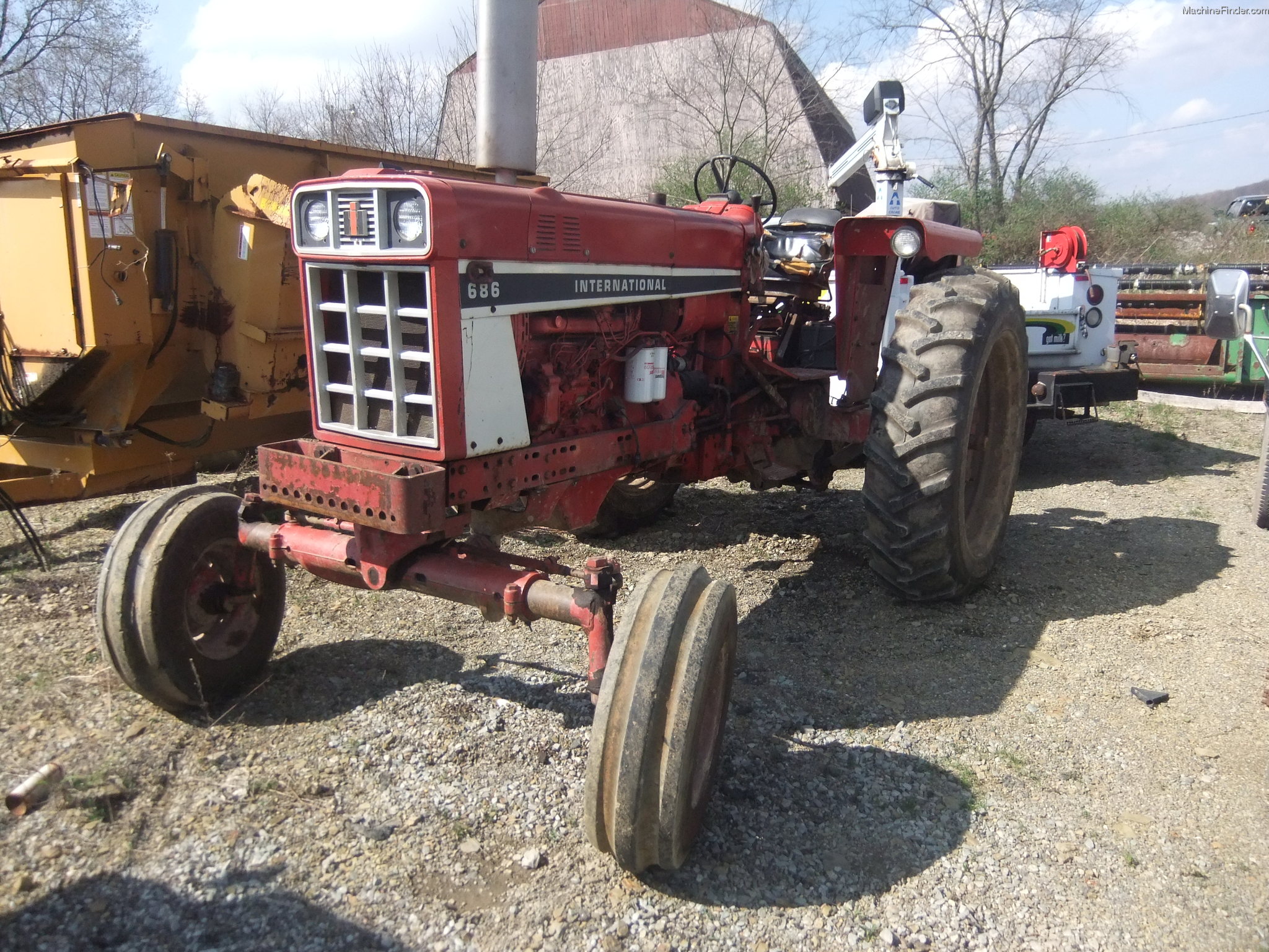 International Harvester 686 Tractors - Utility (40-100hp) - John Deere ...