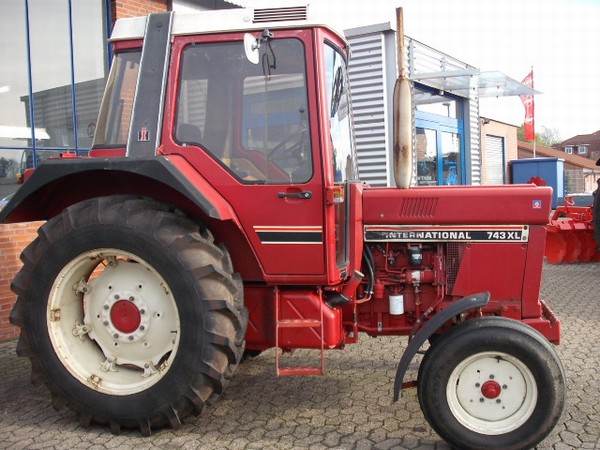 case 743 xl 9 400 â gebrauchte traktoren case 743 xl