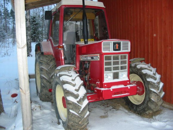 international 745 xl 4 11 000 gebrauchte traktoren international 745 ...