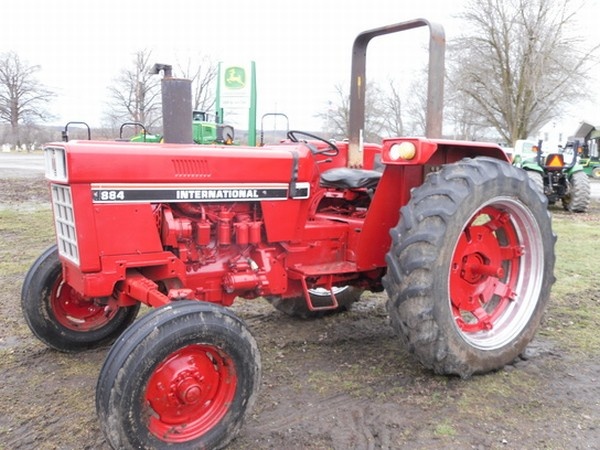 International Harvester 884 | Farmall, IH Tractors | Pinterest