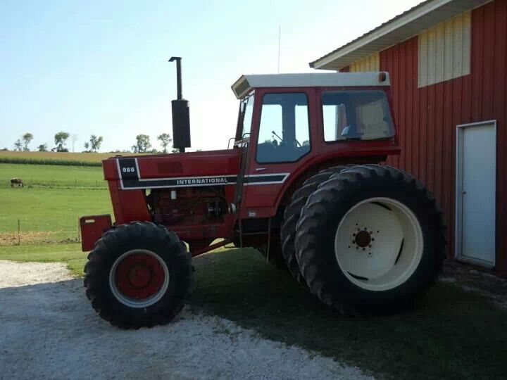 966 Black Stripe FWD | Farmall, IH Tractors #2 | Pinterest