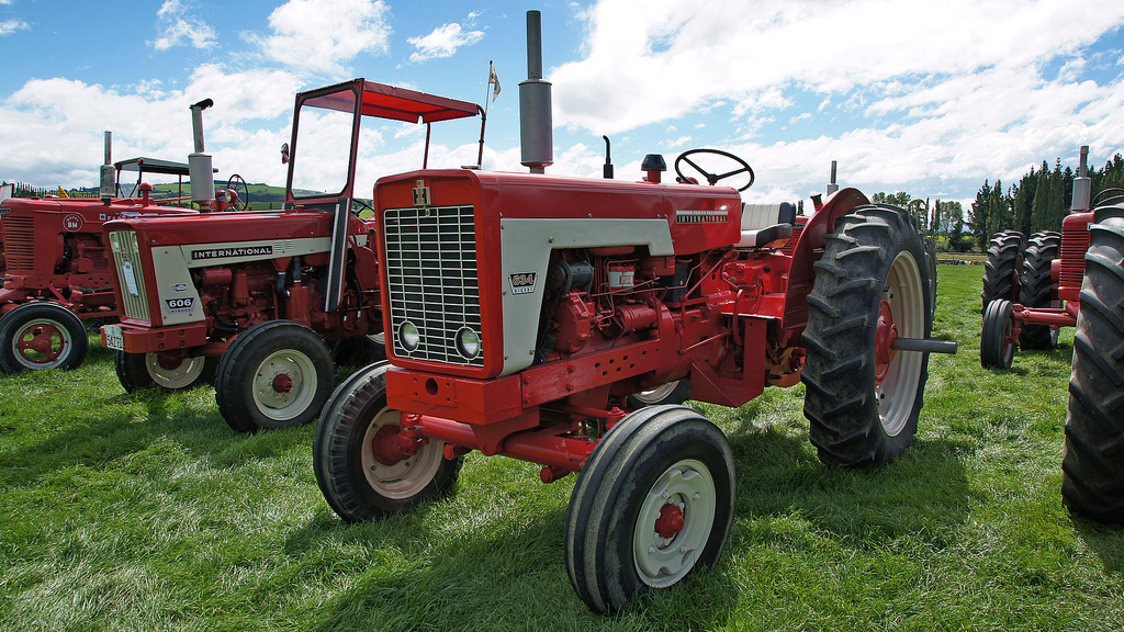 1970 McCormick International 634 Tractor. - a photo on Flickriver