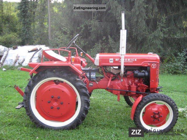 McCormick DLD 2 1954 Agricultural Tractor Photo and Specs