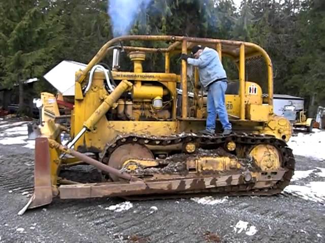 International Harvester TD18 Series 182 Bulldozer Pushing Dirt ...