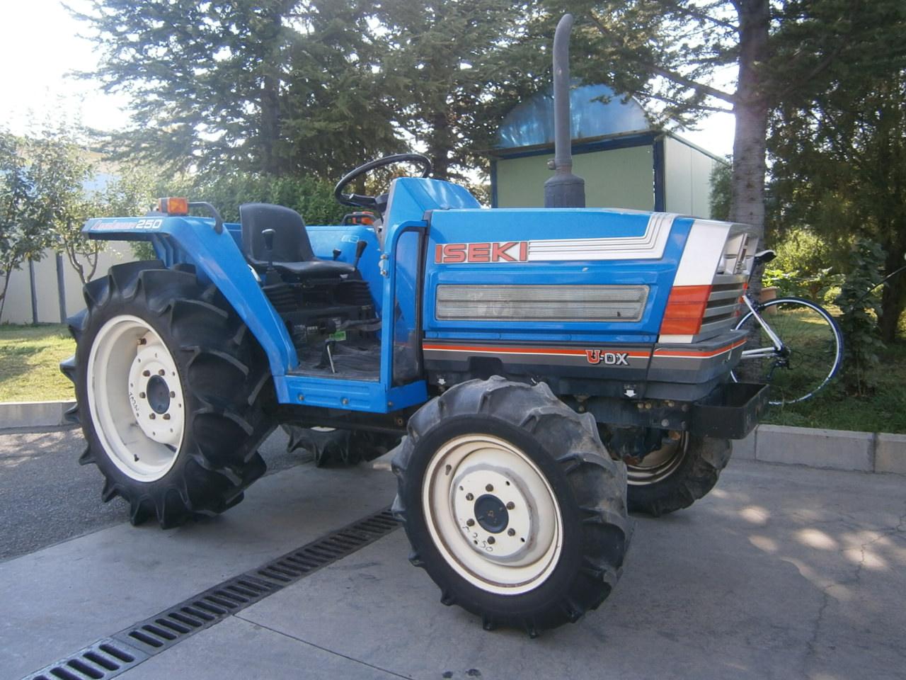за трактор iseki ta250 марка iseki модел ta250 ...