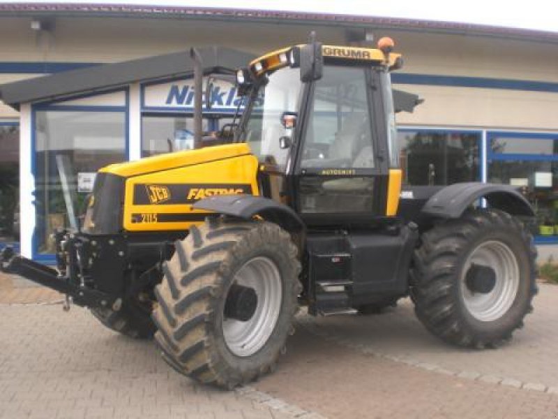 JCB Fastrac 2115 Traktor - technikboerse.com