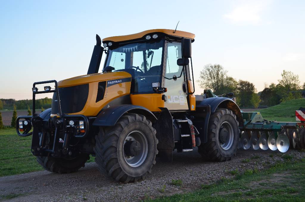 Used JCB Fastrac 3200 tractors Year: 2010 Price: $74,886 for sale ...