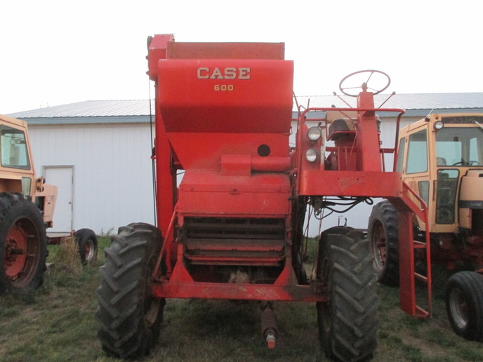 3rd owner CASE 600 - Yesterday's Tractors