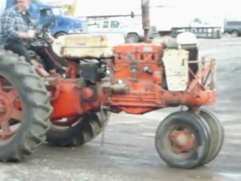 Parting Out 700 J I Case Tractor - YouTube