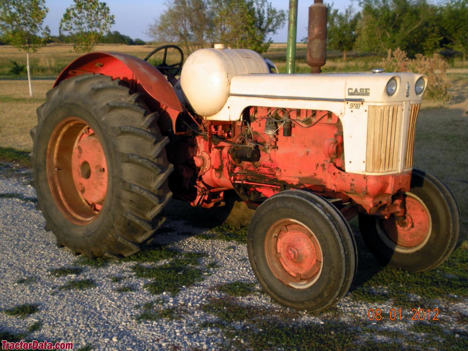 TractorData.com J.I. Case 910-B tractor photos information