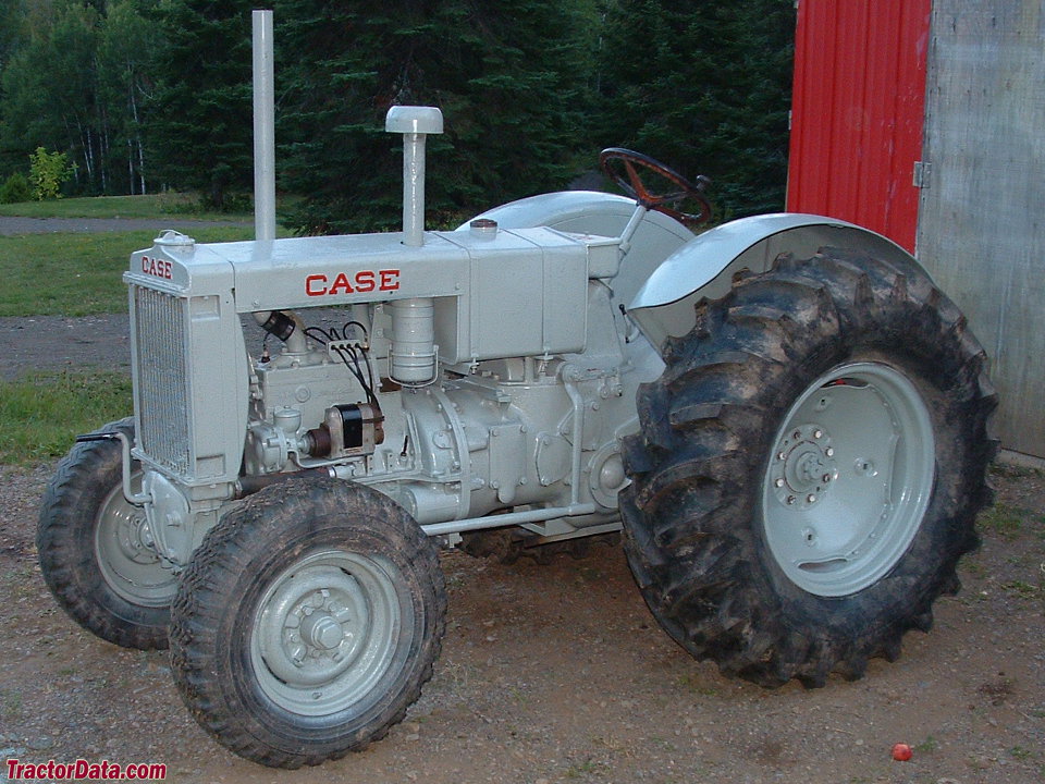 TractorData.com J.I. Case R tractor photos information