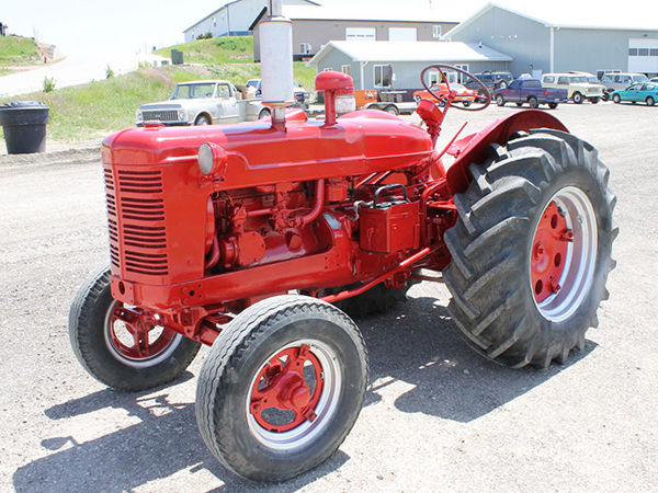 Your Guide to Buying a Used International Tractor | eBay